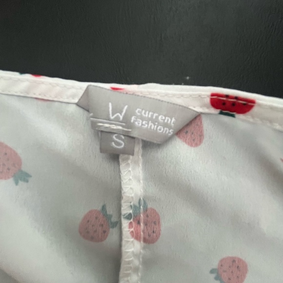 White strawberry crop top - Picture 4 of 4